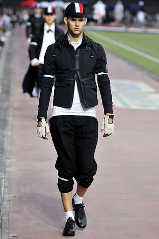 Moncler Gamme Bleu / - 2011